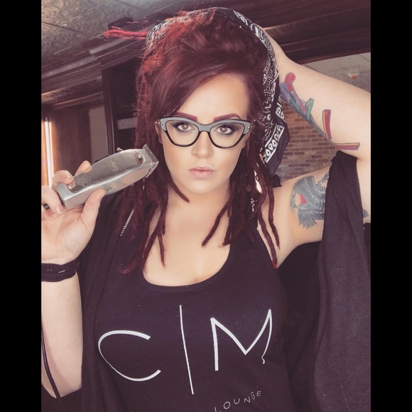 Meet your Posher - Picture 12 of 15